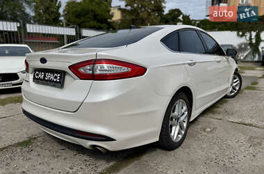 Седан Ford Fusion 2015 в 