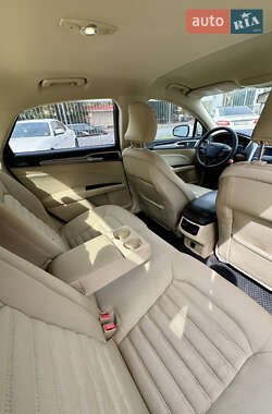 Седан Ford Fusion 2015 в 