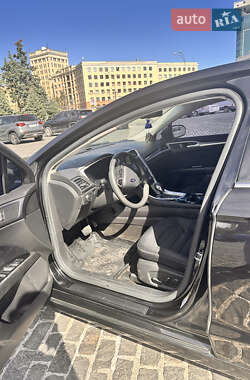 Седан Ford Fusion 2013 в 