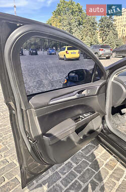 Седан Ford Fusion 2013 в 