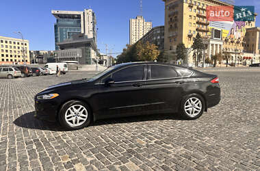 Седан Ford Fusion 2013 в 