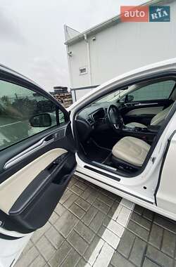 Седан Ford Fusion 2014 в 