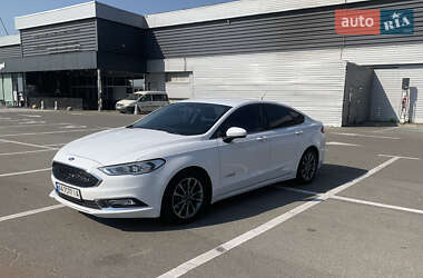 Седан Ford Fusion 2017 в 