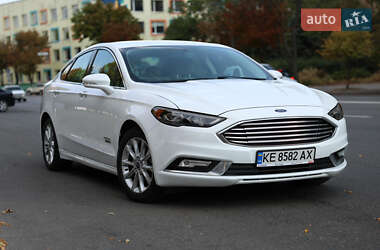 Седан Ford Fusion 2016 в 