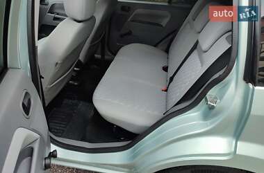 Хетчбек Ford Fusion 2003 в 