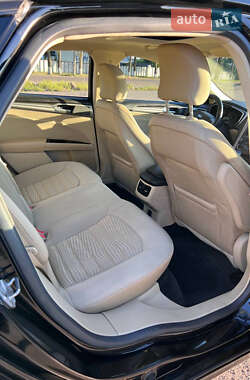 Седан Ford Fusion 2015 в 