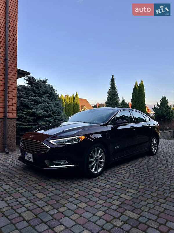 Седан Ford Fusion 2016 в 