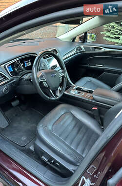 Седан Ford Fusion 2016 в 