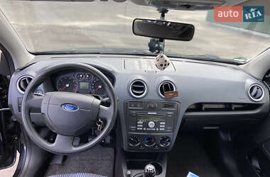 Хетчбек Ford Fusion 2005 в 
