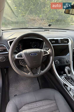 Седан Ford Fusion 2015 в 