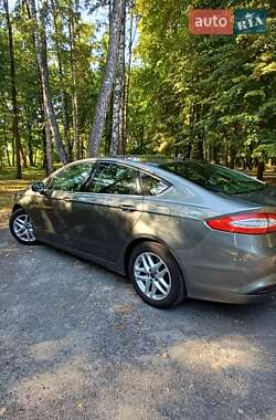 Седан Ford Fusion 2014 в 
