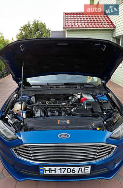 Седан Ford Fusion 2018 в 