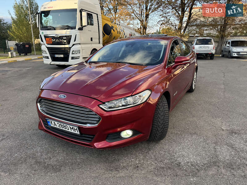 Седан Ford Fusion 2013 в 