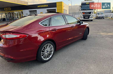 Седан Ford Fusion 2013 в 