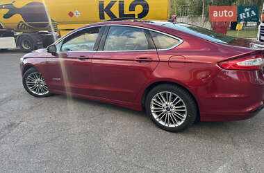 Седан Ford Fusion 2013 в 