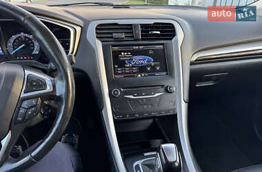 Седан Ford Fusion 2013 в 
