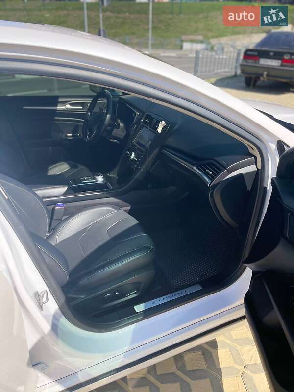 Седан Ford Fusion 2019 в Харкові