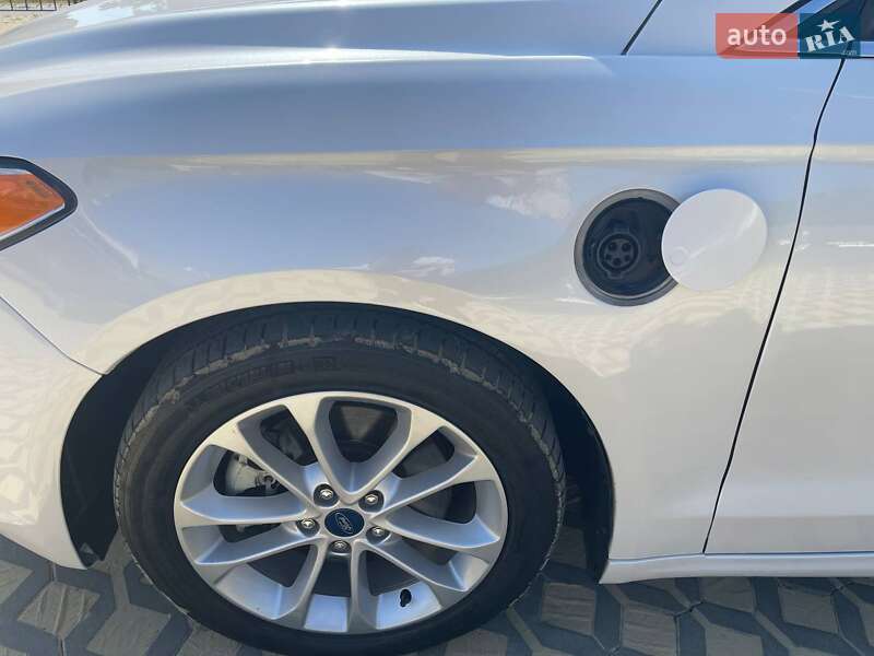 Седан Ford Fusion 2019 в Харкові