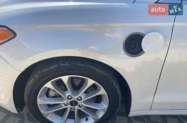 Седан Ford Fusion 2019 в 