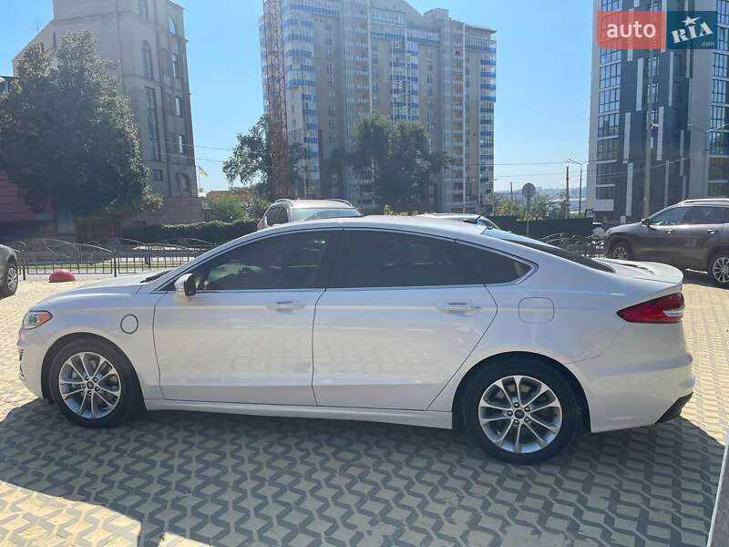 Седан Ford Fusion 2019 в Харкові