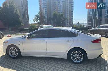 Седан Ford Fusion 2019 в 