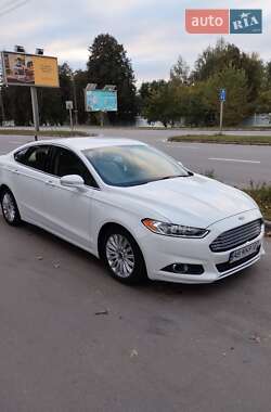 Седан Ford Fusion 2013 в 