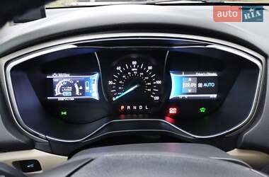 Седан Ford Fusion 2013 в 
