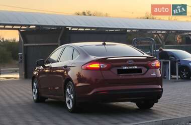 Седан Ford Fusion 2013 в 