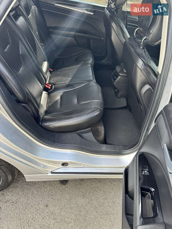 Седан Ford Fusion 2013 в Арцизові