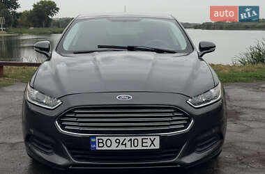 Седан Ford Fusion 2015 в 