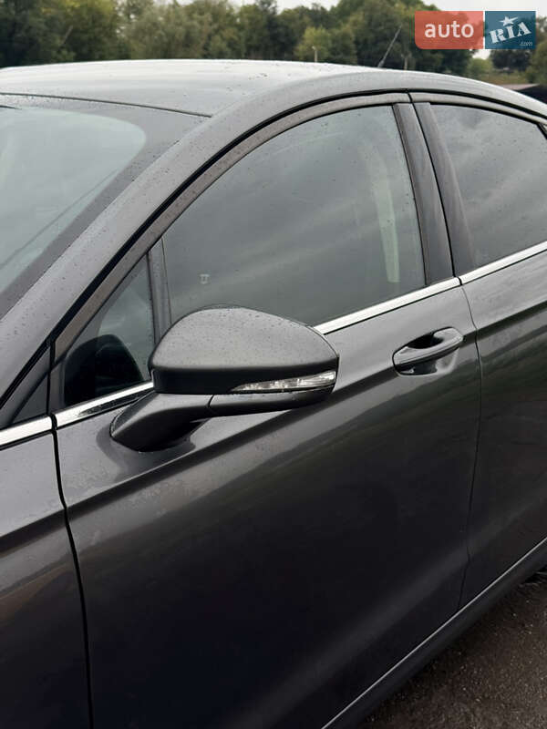 Седан Ford Fusion 2015 в Балті