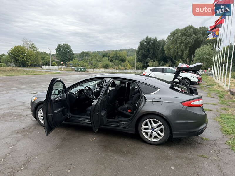 Седан Ford Fusion 2015 в Балті