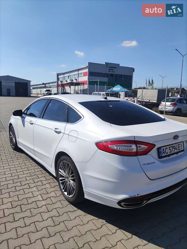 Седан Ford Fusion 2013 в Нововолинську
