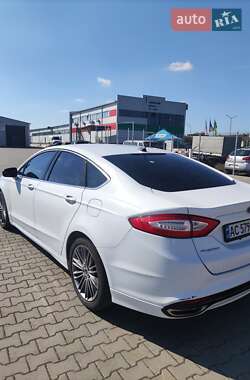 Седан Ford Fusion 2013 в 