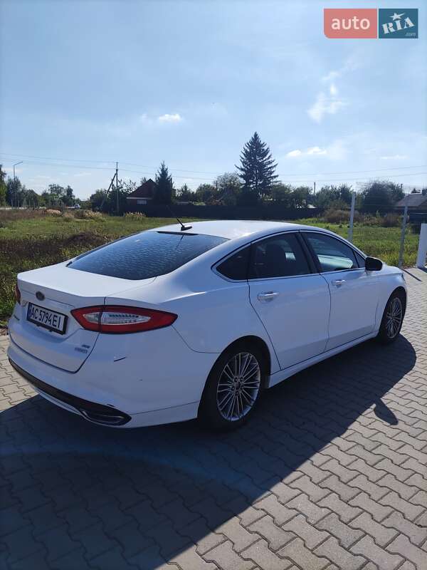 Седан Ford Fusion 2013 в Нововолинську