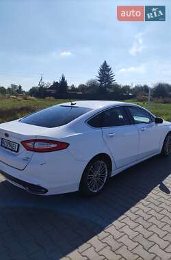 Седан Ford Fusion 2013 в 