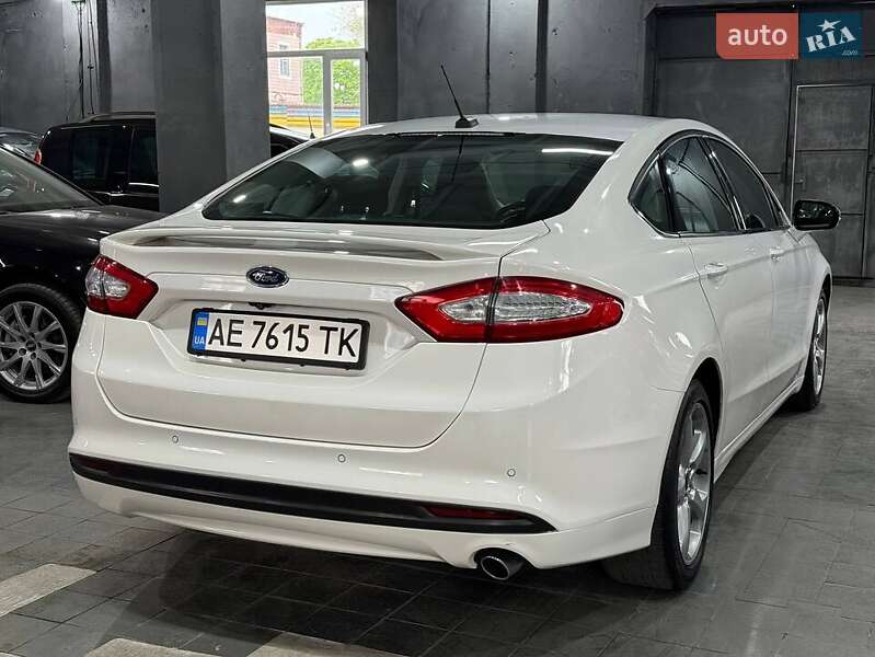 Седан Ford Fusion 2015 в Львові
