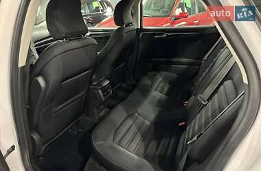 Седан Ford Fusion 2015 в 