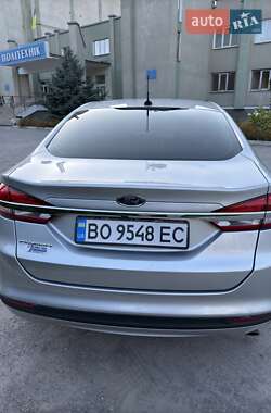 Седан Ford Fusion 2016 в 