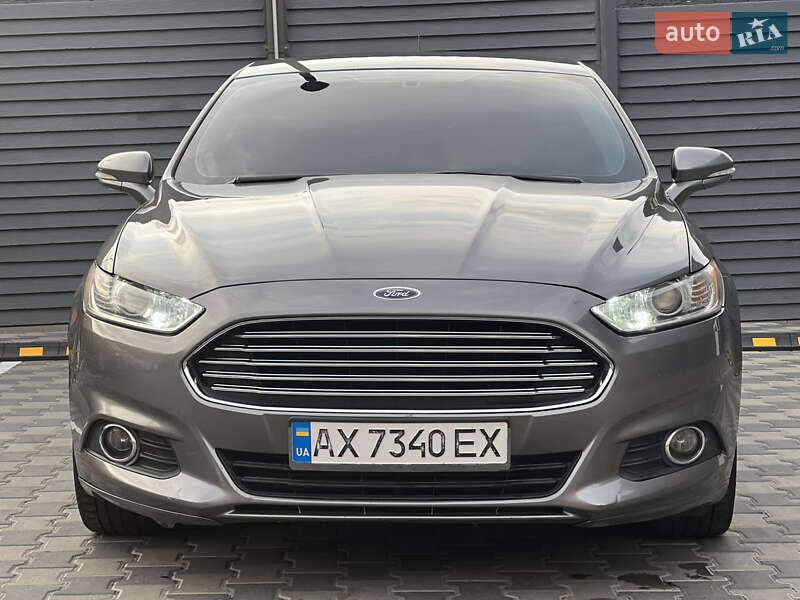 Седан Ford Fusion 2014 в 