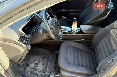 Седан Ford Fusion 2013 в 