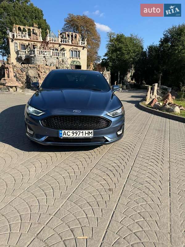 Седан Ford Fusion 2018 в Луцке