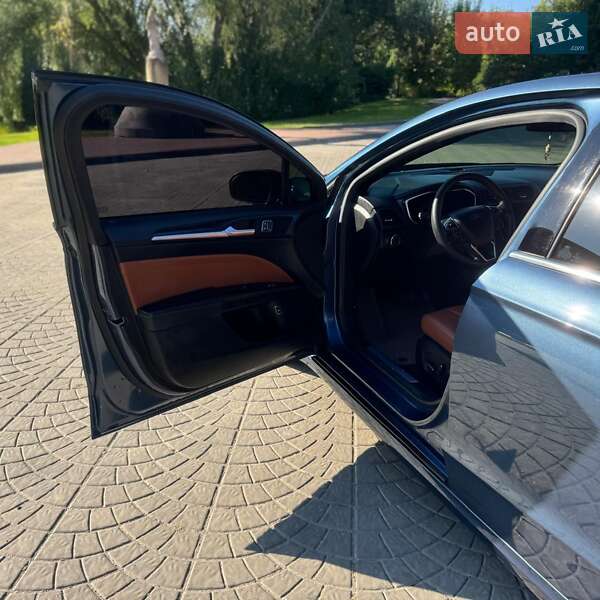Седан Ford Fusion 2018 в Луцке
