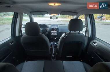 Хетчбек Ford Fusion 2004 в 
