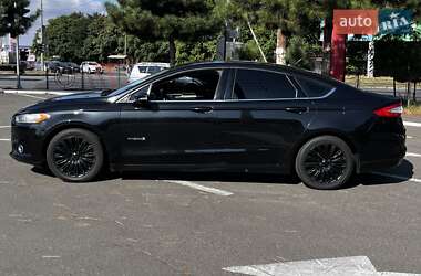 Седан Ford Fusion 2015 в 