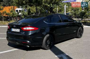 Седан Ford Fusion 2015 в 
