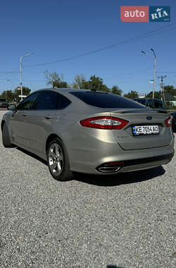 Седан Ford Fusion 2015 в 