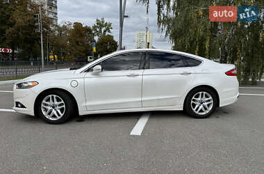 Седан Ford Fusion 2015 в 