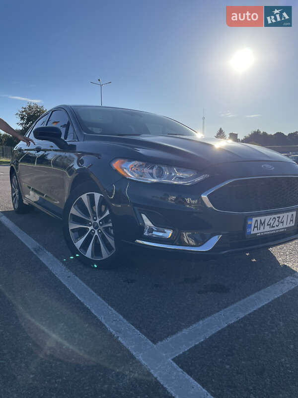 Седан Ford Fusion 2019 в Житомире
