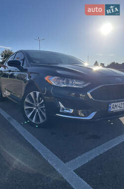 Седан Ford Fusion 2019 в 